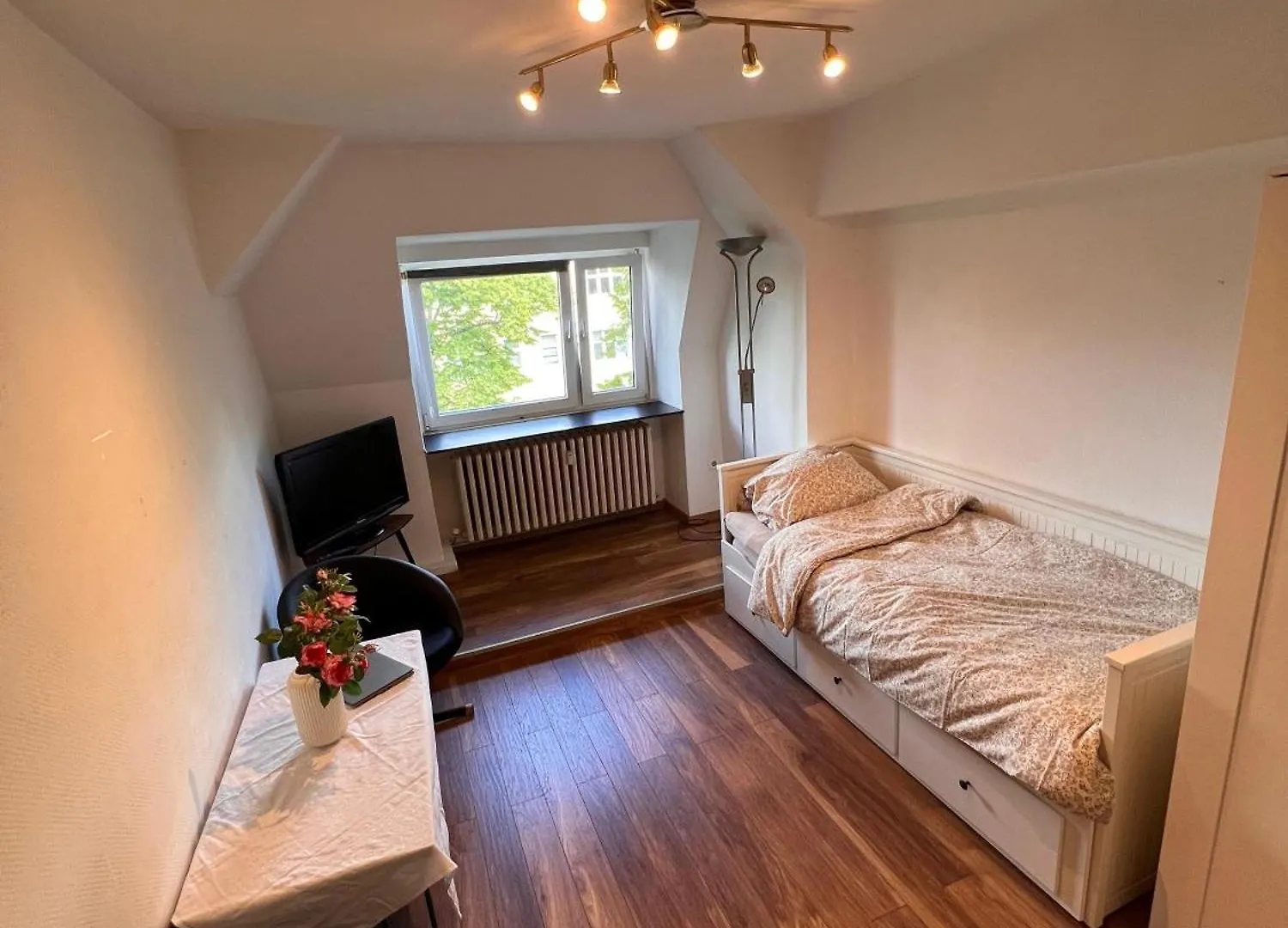 베를린 Ihr Zuhause Uber Den Wolken 아파트